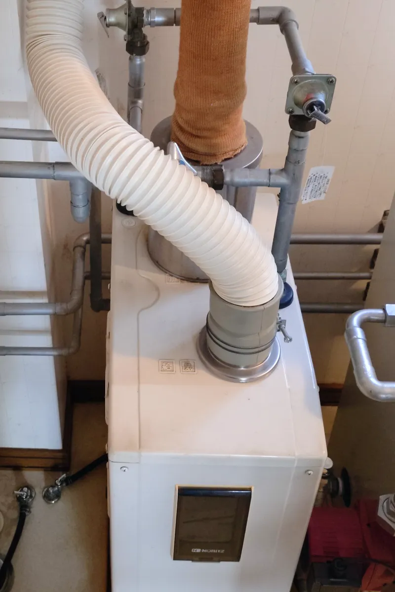 給湯ボイラー交換工事（施工前）